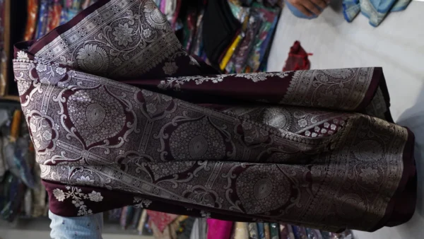 Khada Jaal Kadhua Silk